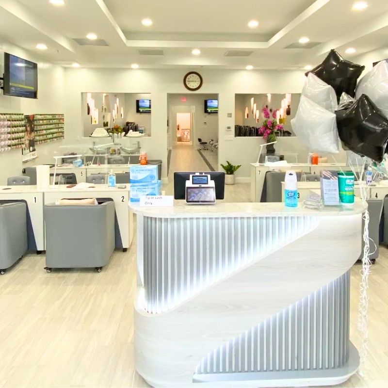 Cần tuyển thợ nail tại Lady Lake, FL-32159