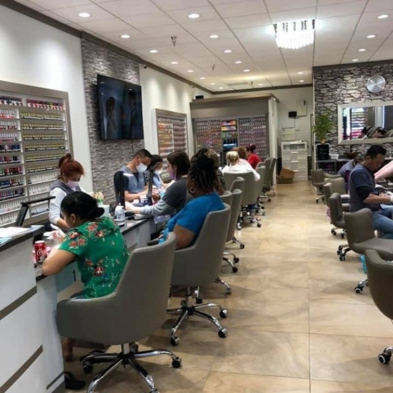 Cần tuyển thợ nail tại Lakeland, FL-33813