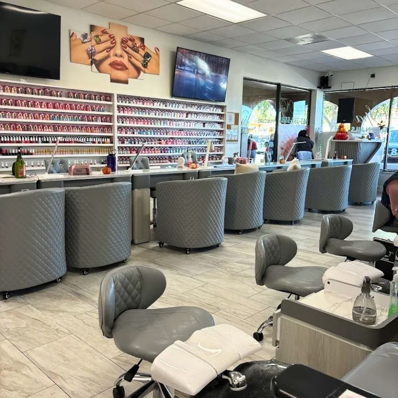 Cần tuyển thợ nail tại Lakeland, FL-33813