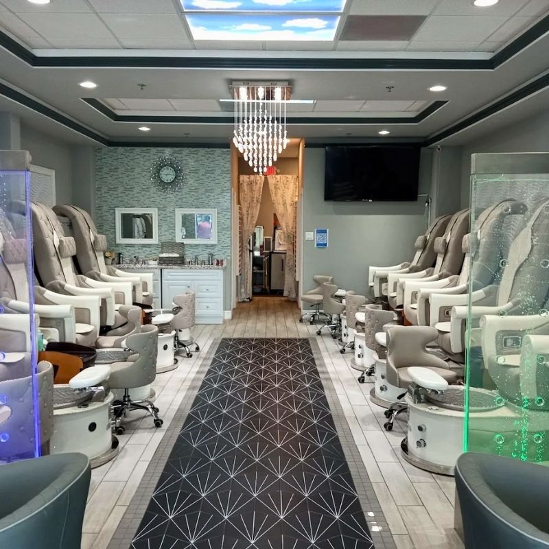 Cần tuyển thợ nail tại Lakeland, FL-33813