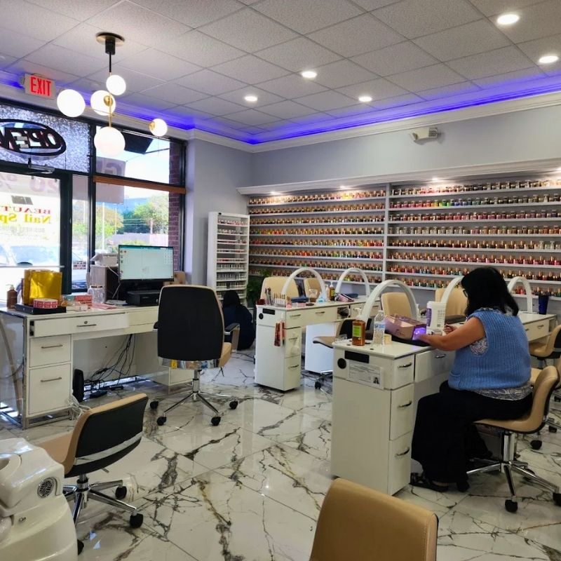 Cần tuyển thợ nail tại Maitland, FL 32751