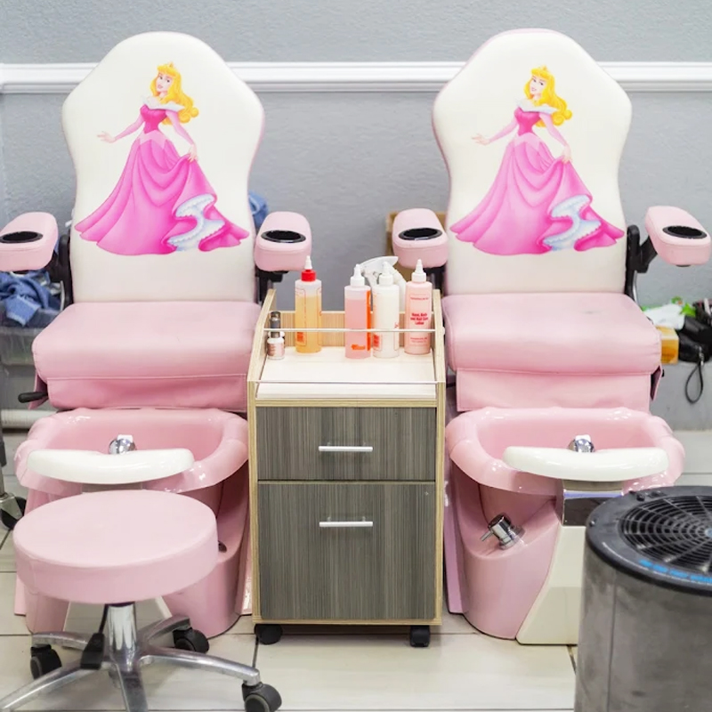 Cần tuyển thợ nail tại Marianna, FL 32446