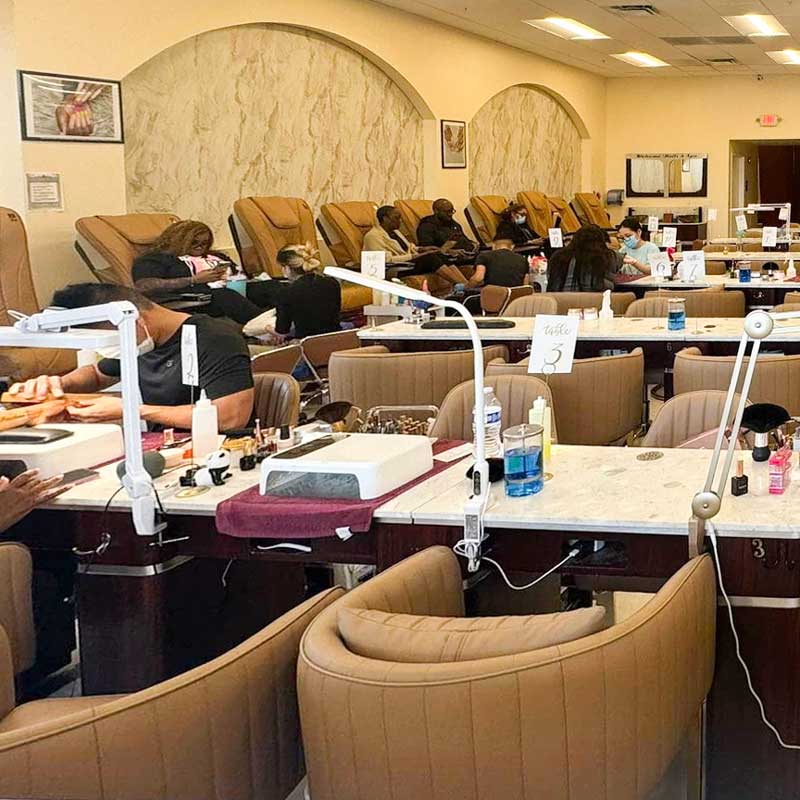 Cần tuyển thợ nail tại Miami Gardens, FL-33056
