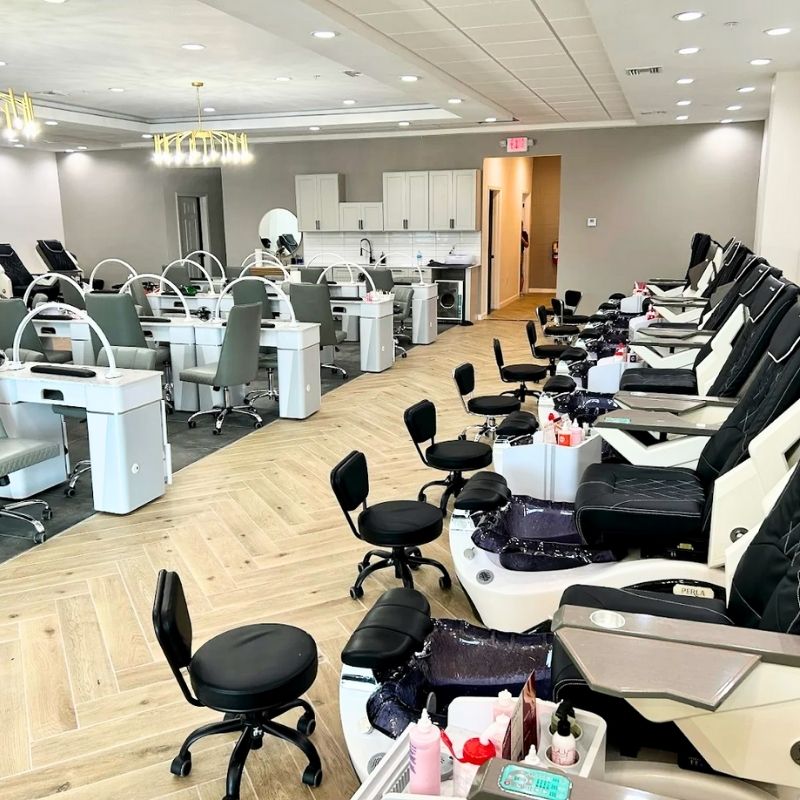 Cần tuyển thợ nail tại Milton, FL-32570