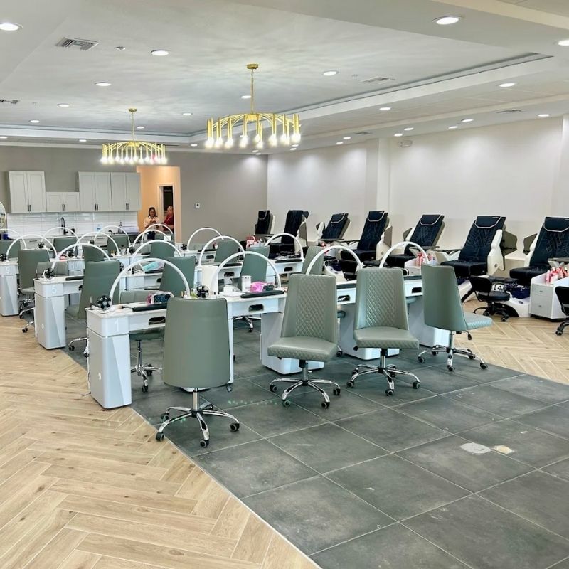 Cần tuyển thợ nail tại Milton, FL-32570
