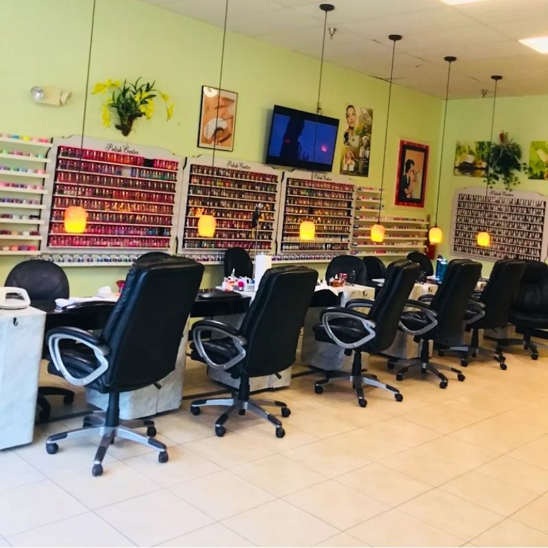 Cần tuyển thợ nail tại Orlando, FL 32836