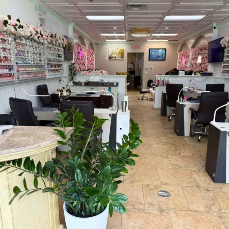 Cần tuyển thợ nail tại Palm Coast, FL