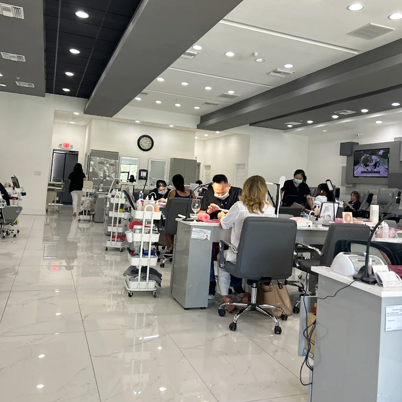 Cần tuyển thợ nail tại Palm Harbor, FL 34684