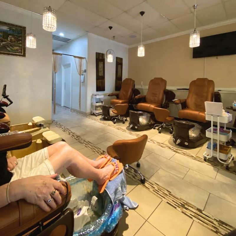 Cần tuyển thợ nail tại Palm Harbor, FL-34684