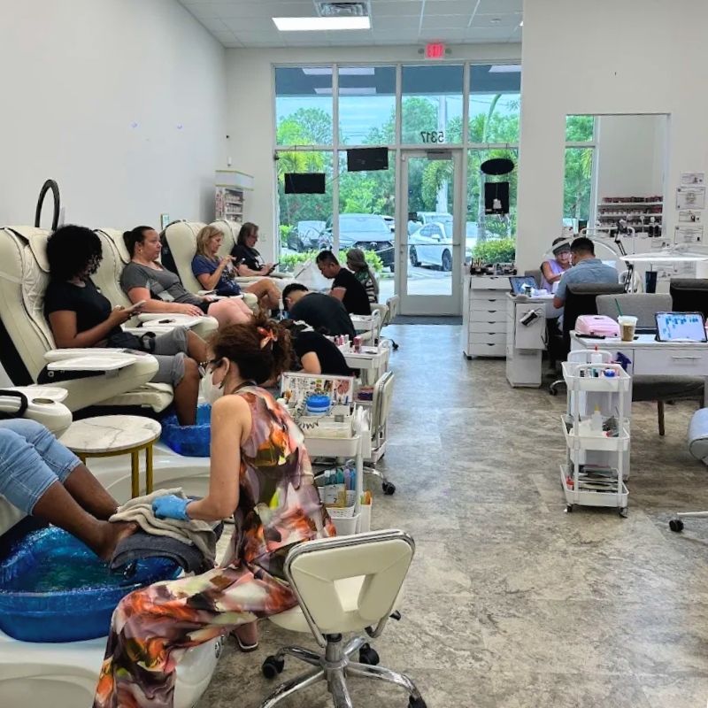 Cần tuyển thợ nail tại Port St. Lucie, FL-34986