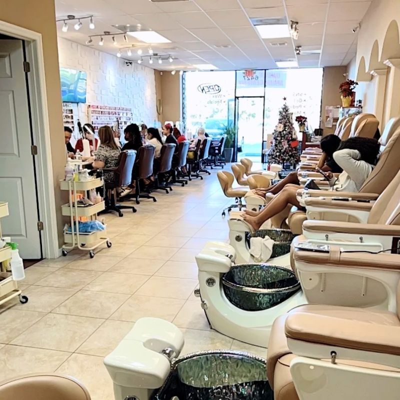 Cần tuyển thợ nail tại Riverview, FL-33578