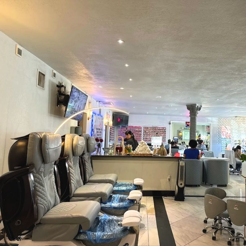 Cần tuyển thợ nail tại St. Petersburg, FL-33713