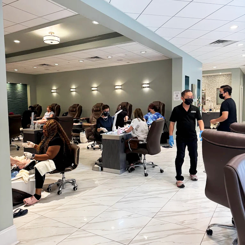 Cần tuyển thợ nail tại Tallahassee, FL
