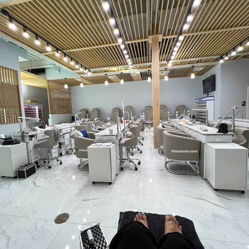 Cần tuyển thợ nail tại Tampa, Florida