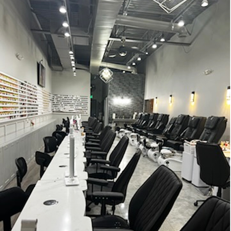 Cần tuyển thợ nail tại Thornton, CO – 80233
