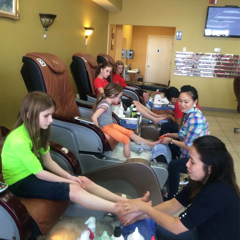 Cần tuyển thợ nail tại Tuscaloosa, AL 35405
