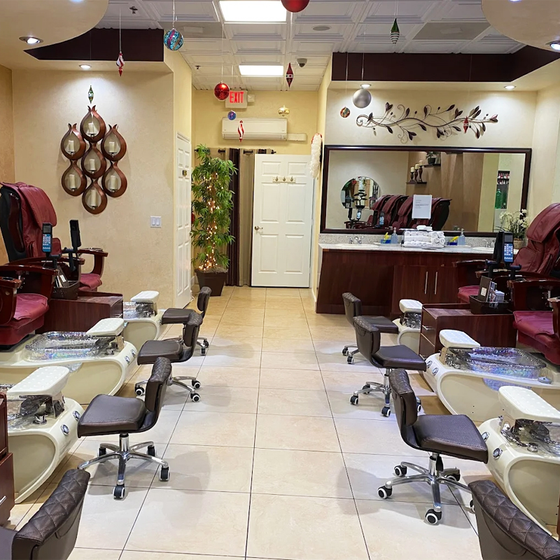 Cần tuyển thợ nails tại Boynton Beach, FL