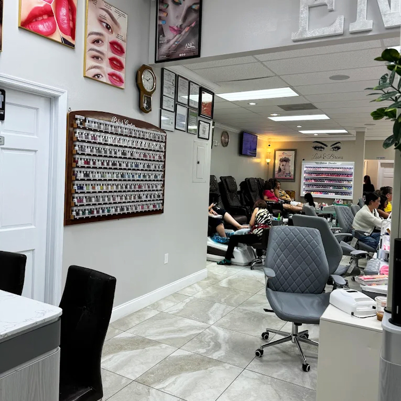 Cần tuyển thợ nails tại Melbourne, FL 32904