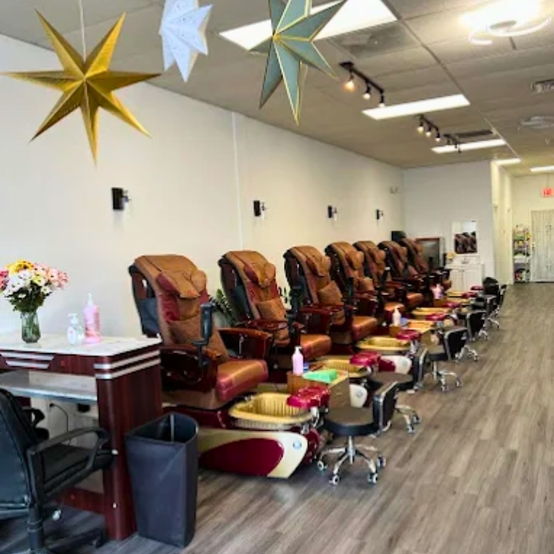 Cần tuyển thợ nails và receptionist tại Orlando, FL