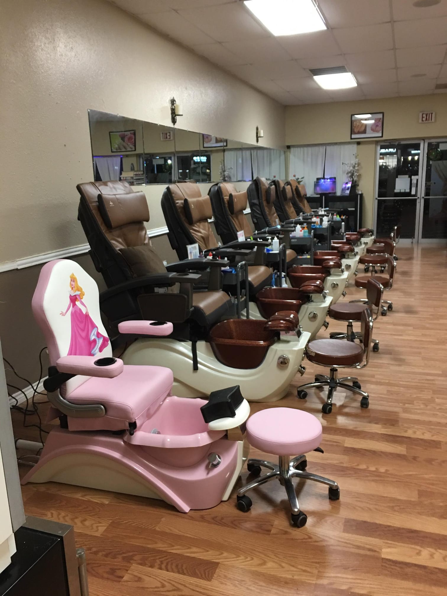 Mua Bán Sang Nhượng Tiệm Nail Killeen TX 76542