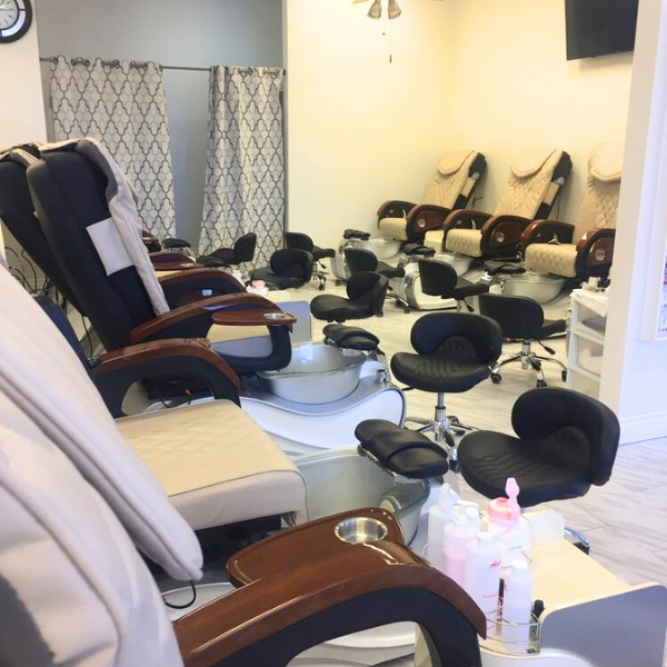 Mua Bán Sang Nhượng Tiệm Nail Salon Bakersfield CA 93312