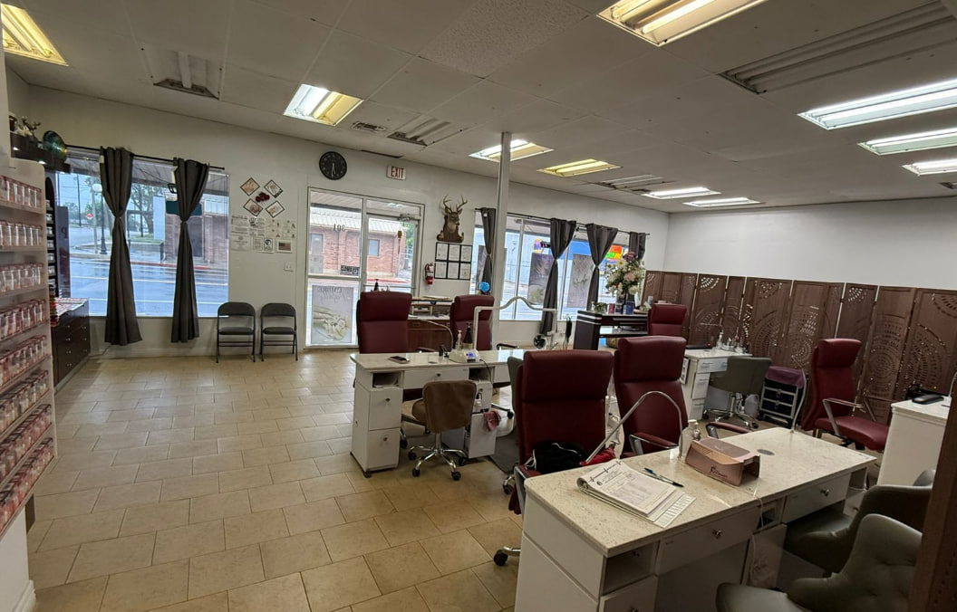 Mua Bán Sang Nhượng Tiệm Nail Salon Nixon TX 78140