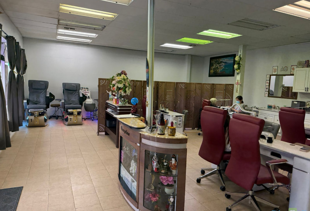 Mua Bán Sang Nhượng Tiệm Nail Salon Nixon TX 78140