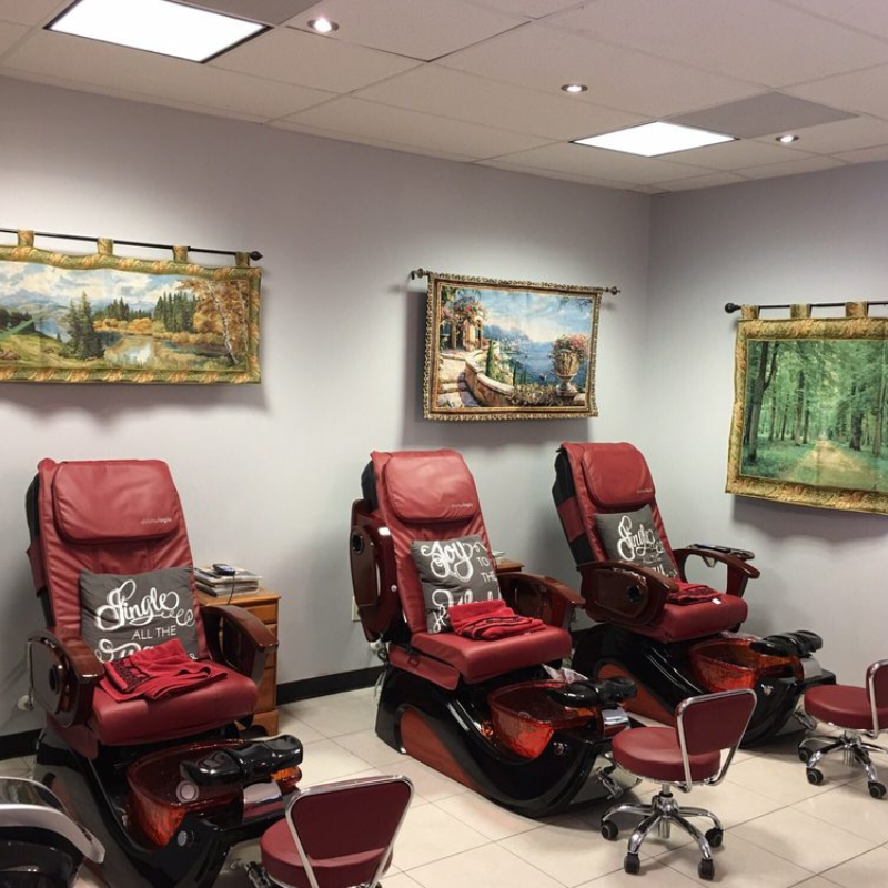Sang Nhượng Tiệm Nail Beyond Beauty Spa Tại Dickinson, TX 77539