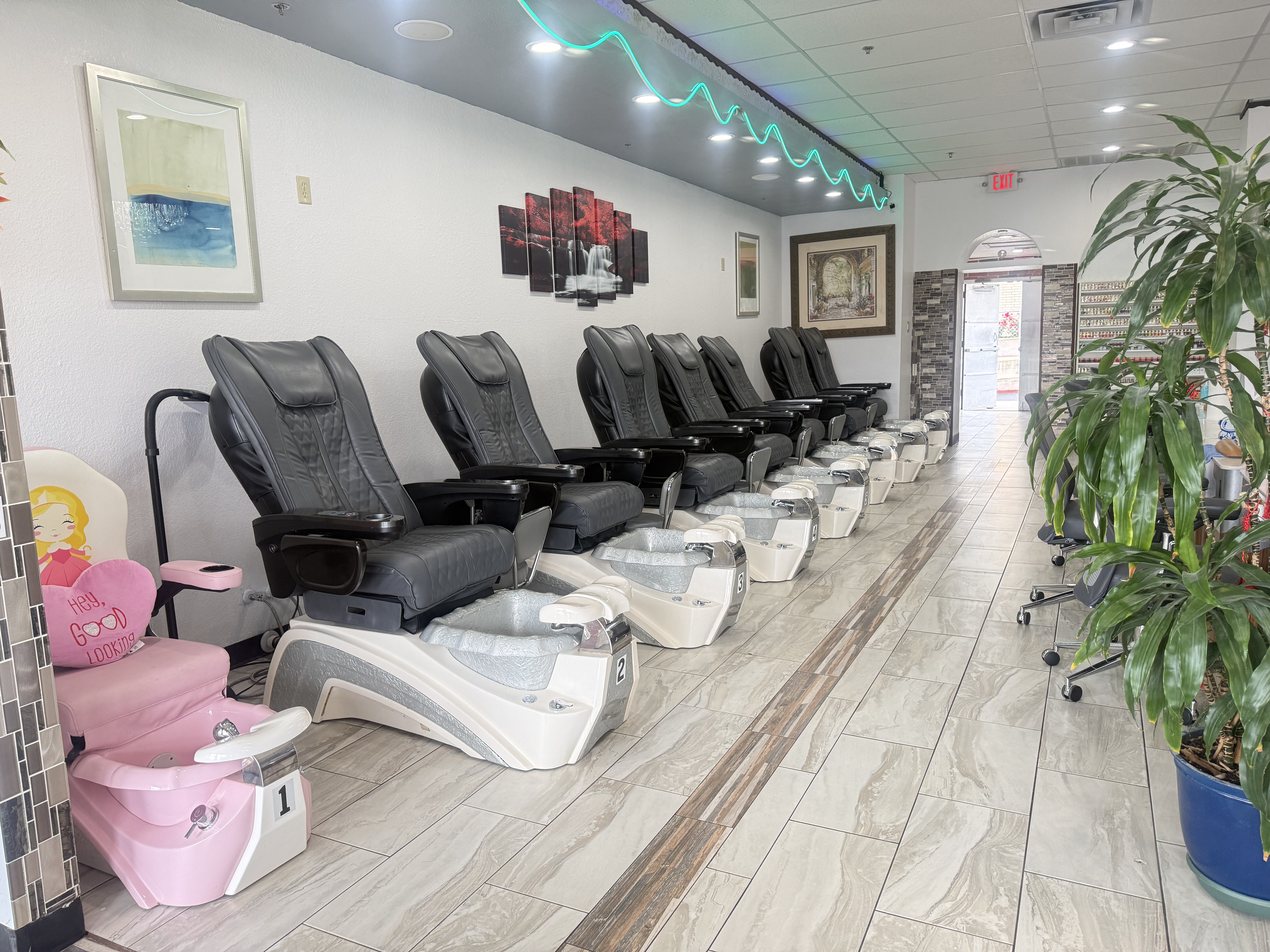 Mua Bán Sang Nhượng Tiệm Nail Universal City TX 78148