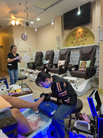 Sang Nhượng Tiệm Nail Đẹp Tại Mansfield, TX
