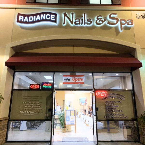 Sang Nhượng Tiệm Nail Đẹp, Vị Trí Đắc Địa Tại Temecula, CA 92591