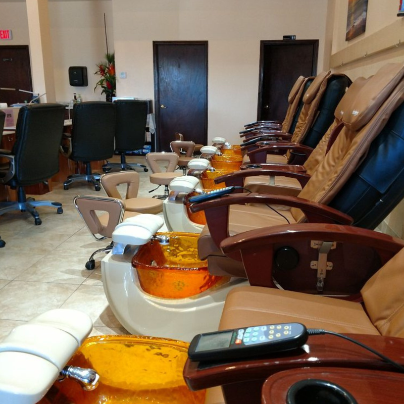 Cần sang tiệm nails tại San Antonio, Texas 78249