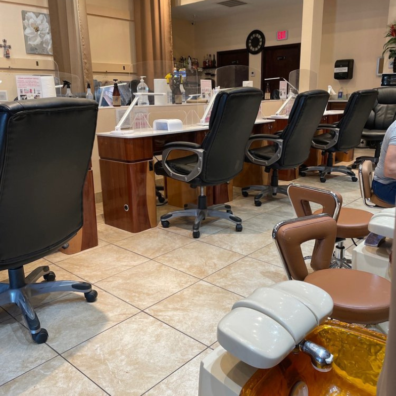 Cần sang tiệm nails tại San Antonio, Texas 78249