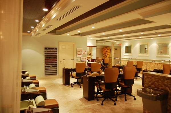 Mua Bán Sang Nhượng Tiệm Nail Salon Marco Island, FL 34145