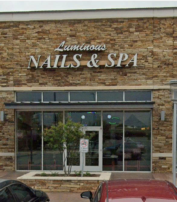 Sang Nhượng Tiệm Nail Luminous Nails & Spa – Vị Trí Đẹp, Không Gian Rộng Rãi Tại Texas