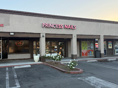 Mua Bán Sang Nhượng Tiệm Nail Salon Lake Forest CA 92630