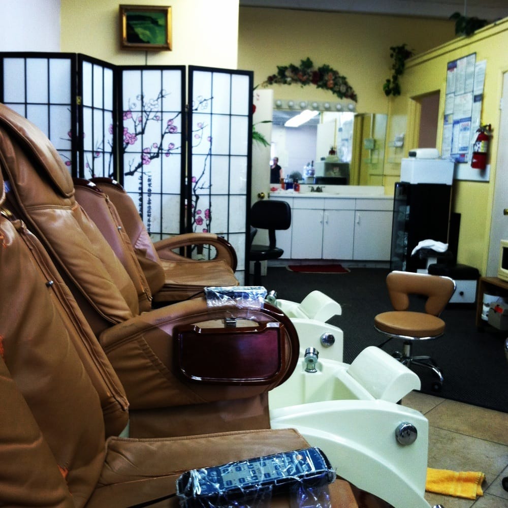Mua Bán Sang Nhượng Tiệm Nail Salon Lake Forest CA 92630
