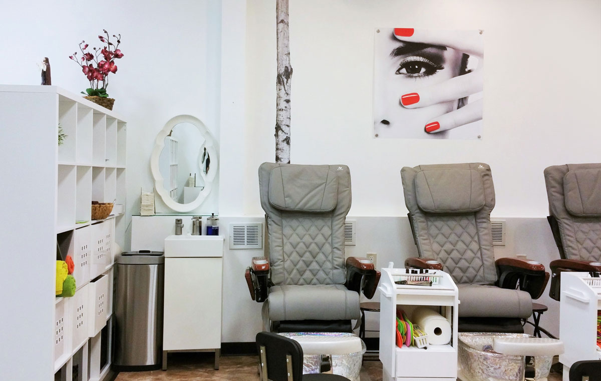 Sang Nhượng Tiệm Nail Regal Nails Tại Austin, TX