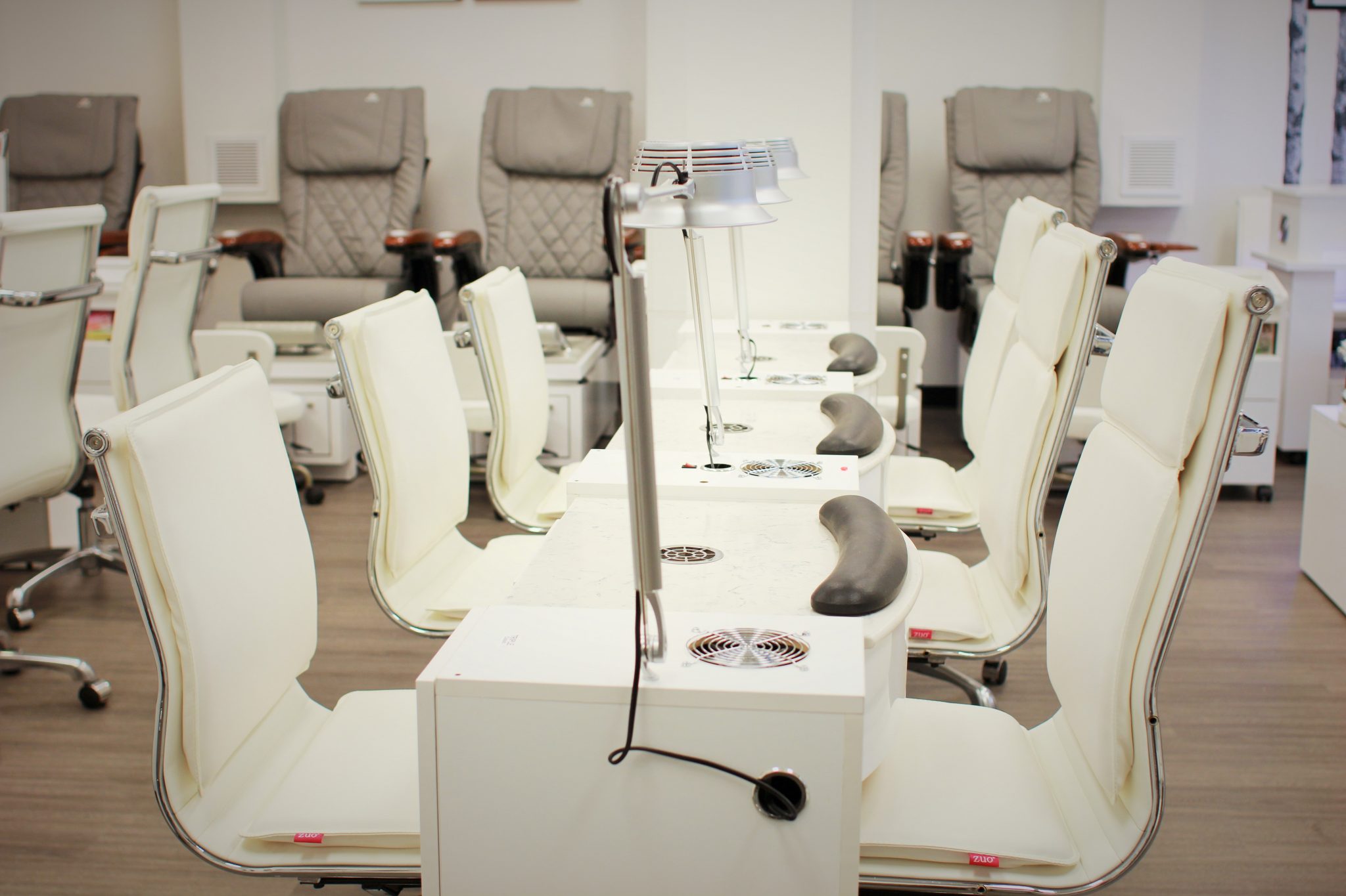 Sang Nhượng Tiệm Nail Regal Nails Tại Austin, TX