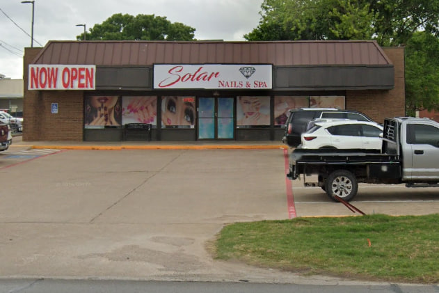 Sang Nhượng Tiệm Nail Solar Nails & Spa – Vị Trí Đẹp, Giá Tốt Tại Texas!