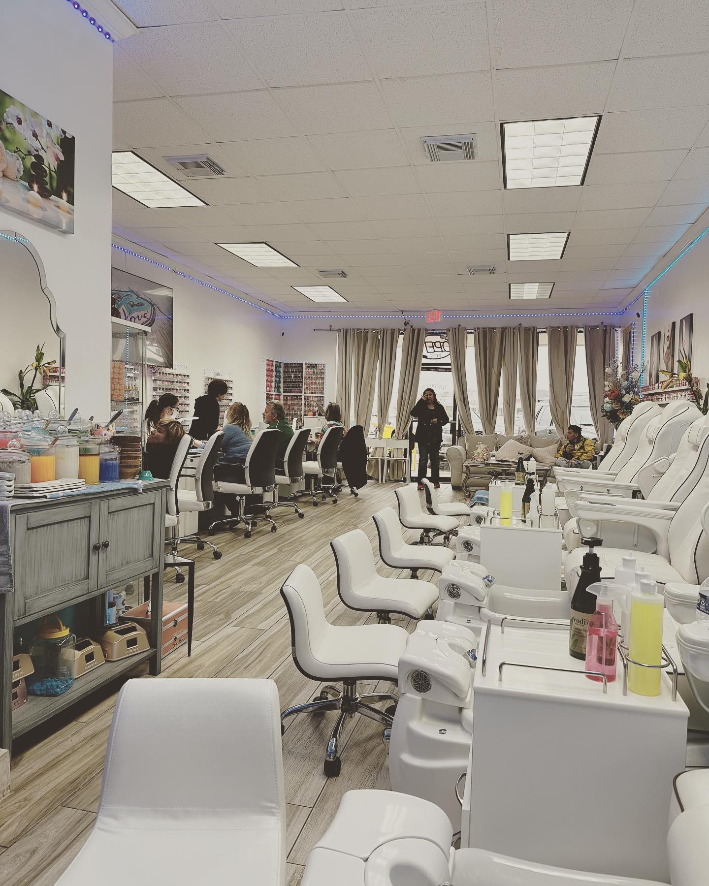 Mua Bán Sang Nhượng Tiệm Nail Tammy VIP Nails Tại Victoria, TX