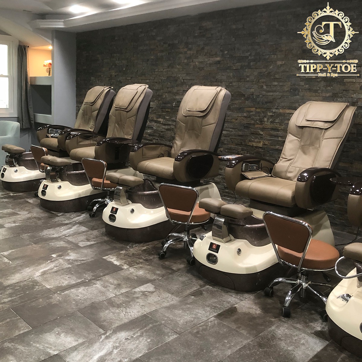 Sang Nhượng Tiệm Nail Tipp – Vị Trí Đẹp, Diện Tích Lớn, Giá Thuê Hấp Dẫn!
