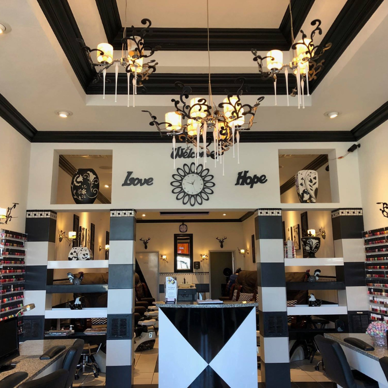 Sang Nhượng Tiệm Nail Win Nails & Spa tại Dallas, TX