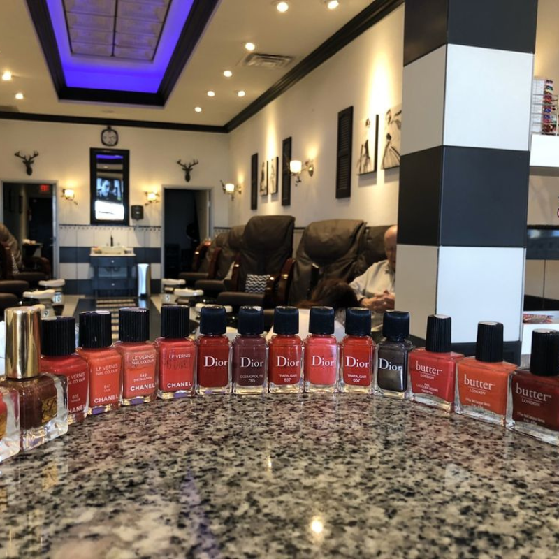 Sang Nhượng Tiệm Nail Win Nails & Spa tại Dallas, TX