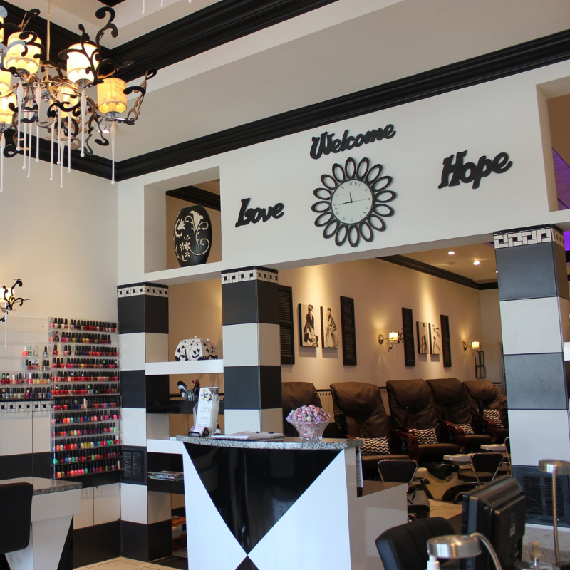 Sang Nhượng Tiệm Nail Win Nails & Spa tại Dallas, TX