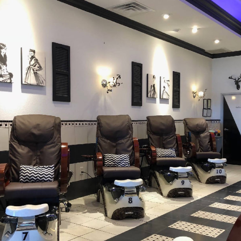 Sang Nhượng Tiệm Nail Win Nails & Spa tại Dallas, TX