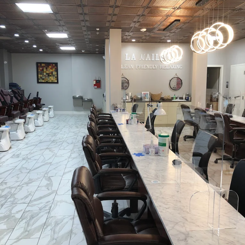 Mua Bán Sang Nhượng Tiệm Nail Salon Naples, Florida 34102