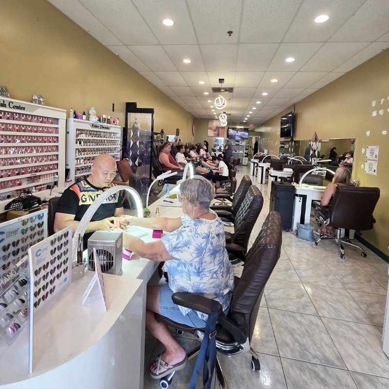Tuyển Gấp Thợ Nail Tại Daytona Beach, FL